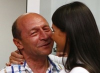 Traian Basescu va fi bunic de fetita