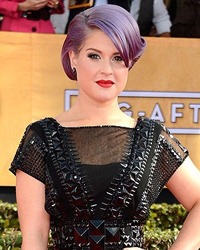Kelly Osbourne s-a logodit