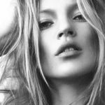 Kate Moss se dezbraca pentru Playboy
