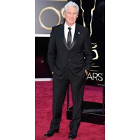 Richard Gere divorteaza de sotie