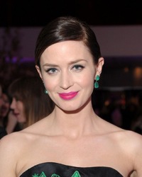 Emily Blunt va fi mamica