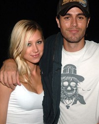 Anna Kournikova s-a despartit de Enrique Iglesias