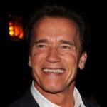 Arnold Schwarzenegger face sex de cinci ori pe zi