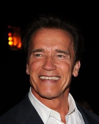 Arnold Schwarzenegger face sex de cinci ori pe zi