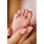 10 traume emotionale pe care i le poti provoca copilului in primii ani de viata