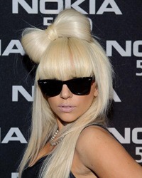 Lady Gaga vrea sa faca sex in trei!