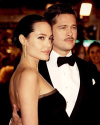 Angelina Jolie si Brad Pitt vor organiza 4 ceremonii de nunta