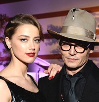Johnny Depp si Amber Heard s-au logodit