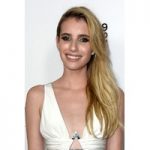 Emma Roberts s-a logodit