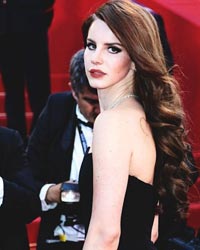 Lana del Rey se pregateste de nunta!