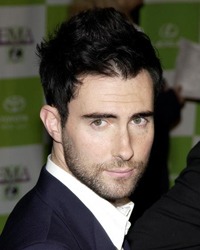 Adam Levine, solistul trupei Maroon 5, s-a casatorit