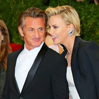 Charlize Theron si Sean Penn vor sa se casatoreasca