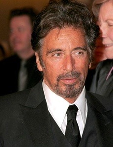 Al Pacino isi duce iubita la altar?
