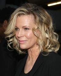 Soc la Hollywood: Russell Crowe si Kim Basinger?