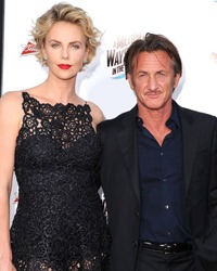Charlize Theron si Sean Penn s-au logodit