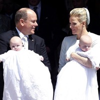 Printul Albert al II-lea de Monaco si Printesa Charlene si-au botezat gemenii