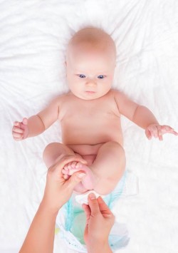 Cum se realizeaza corect igiena intima a bebelusilor