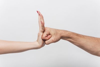 Cum iti dai seama ca un barbat este violent