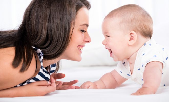Bebe invata sa comunice: semne pe care trebuie sa le stii