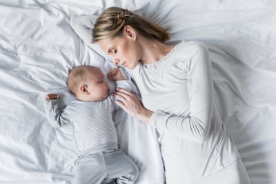 Este indicat sau nu sa lasi copilul sa doarma cu voi in pat?