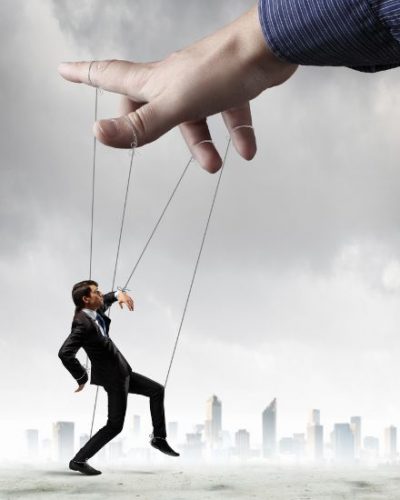 7 dintre cele mai daunatoare tactici narcisiste de manipulare