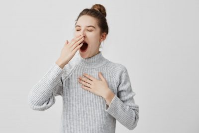 10 obiceiuri care te fac să te simţi obosit/ă