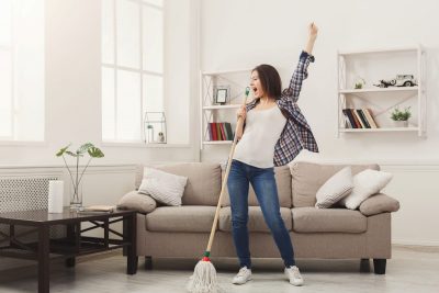 Casa curată, minte ordonată! Efecte terapeutice ale curăţeniei în casă