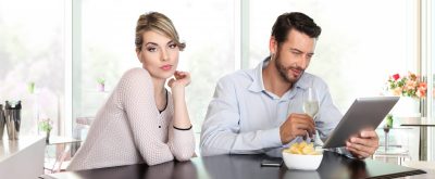 Timpul sau oamenii omoară iubirea?