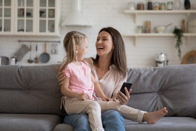 Aplicaţii utile care îţi vor uşura viaţa de mămică