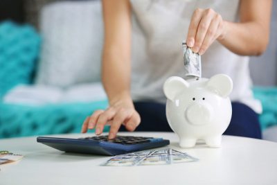 Cum să economiseşti bani fără ca stilul de viaţă să aibă de suferit