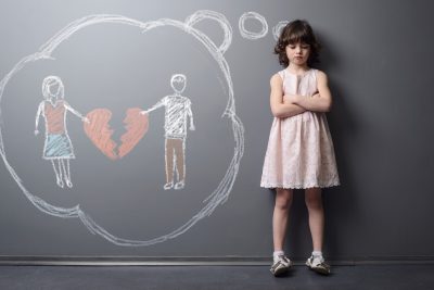 Cum îi spuneţi copilului că divorţaţi