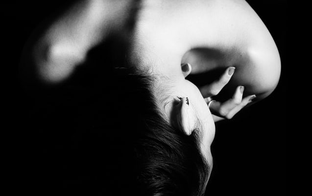 Terapeuții sexuali îți spun ce să faci dacă suferi din cauza anxietății sexuale