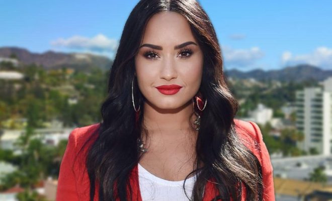 Demi Lovato a spus lumii cum a reușit să ajungă să aibă sânii pe care și-i dorea
