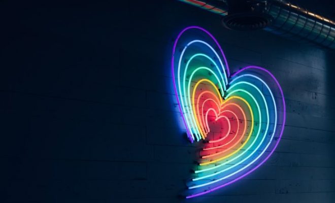 Homosexualii, lesbienele și bisexualii suferă mai mult din cauza migrenelor