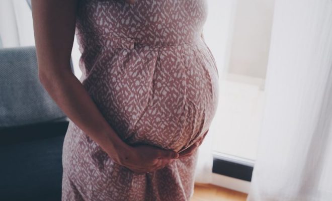 Concluziile studiilor recente despre femeile însărcinate care au COVID-19
