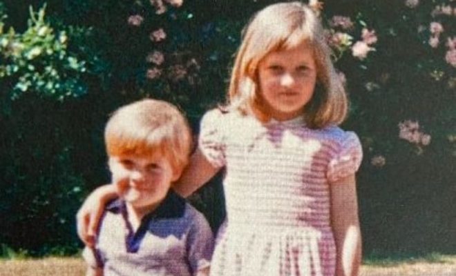 O fotografie rară din copilăria prințesei Diana, publicată de fratele ei