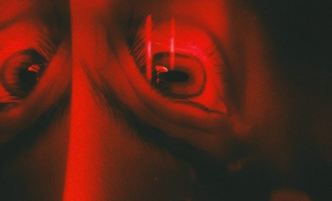 “Ochiul roșu” – cauze și tratament