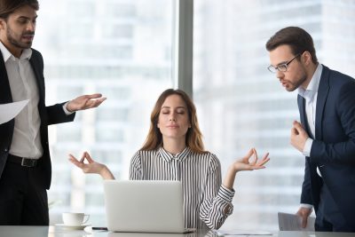 5 moduri de a face faţă energiei negative a interlocutorului