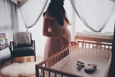 Infecţia cu tulpina Delta a COVID-19 în sarcină: întrebări şi răspunsuri