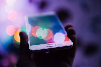 Pe tine te afectează fotografiile perfecte din social media?