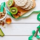 Dieta si menopauza: Alegerea alimentelor potrivite pentru controlul greutatii