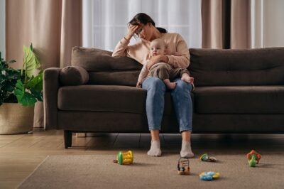 CUM SĂ FACI FAȚĂ STRESULUI ȘI ANXIETĂȚII ÎN PERIOADA POSTPARTUM