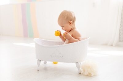 Care este temperatura optimă pentru apa de baie a bebeluşului