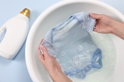 Ce tip de detergent să alegi pentru hainele bebelușului