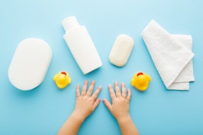 Ce trebuie să conțină trusa de îngrijire a bebelușului